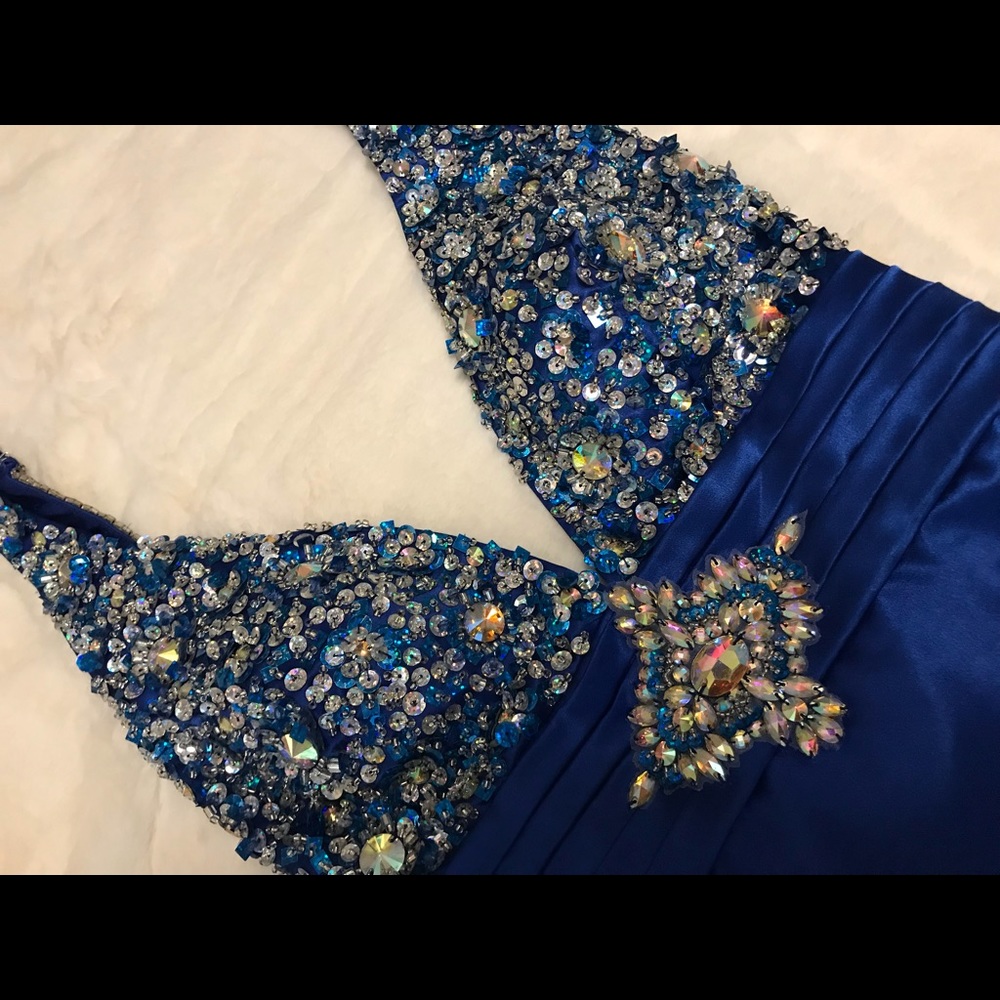 Dazzling Blue dress with Gems - Picture 5 of 6